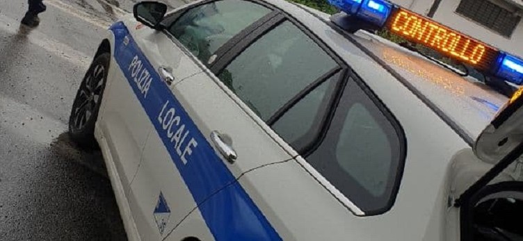 Controllo polizia locale cisterna di latina