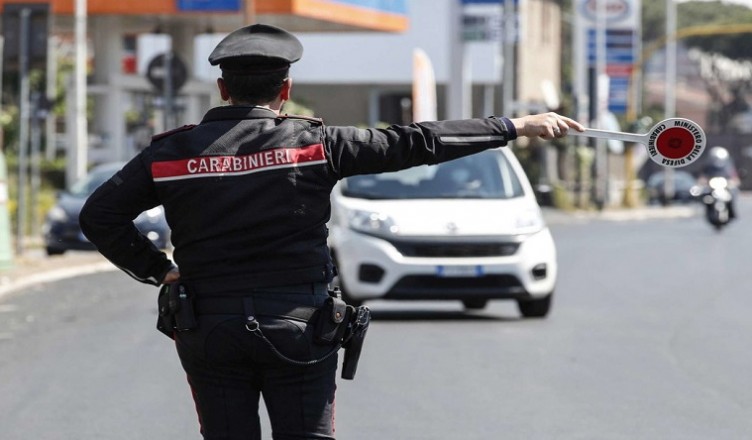 carabinieri alt