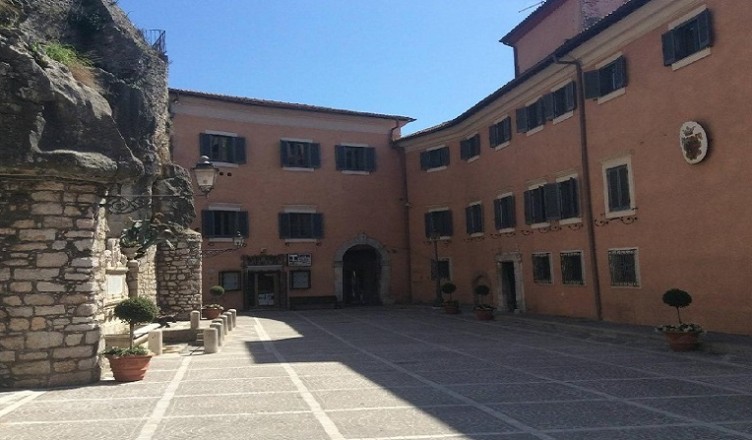 ceccano piazza municipio