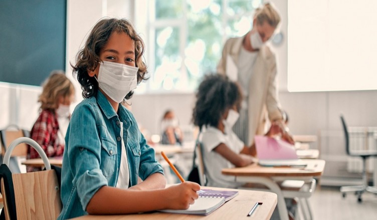 bambini mascherina scuola