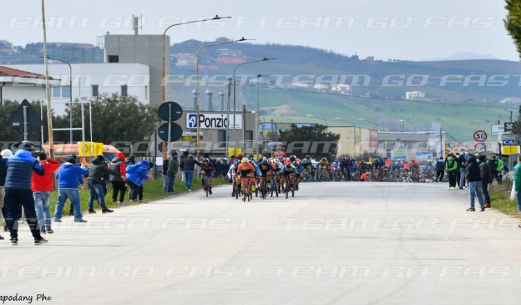 Arrivo Gara Juniores 20 marzo 2021 con caduta Ferri
