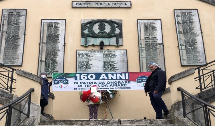 OMAGGIO ISOLA MONUMENTI CADUTI