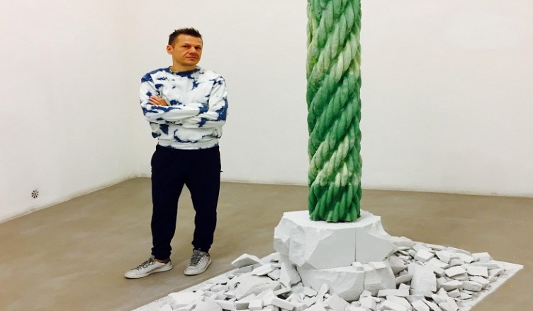 Mircea Cantor_Courtesy the artist