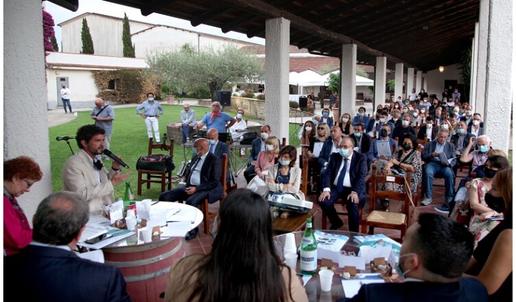 PARLA MONTEFUSC