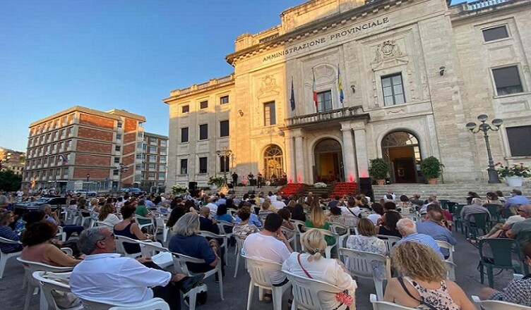 Piazza Gramsci 1