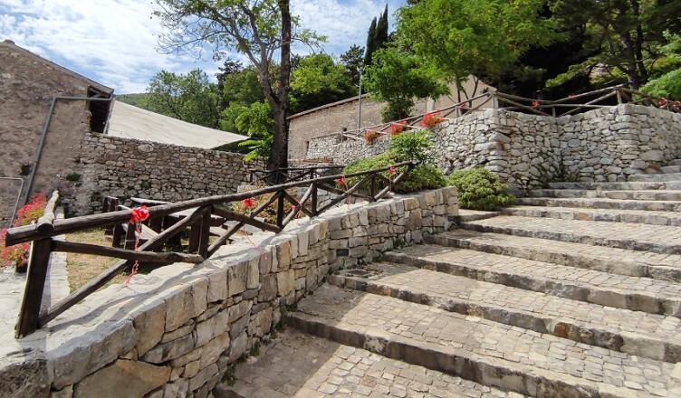 Eremo_Sant_Erasmo roccagorga
