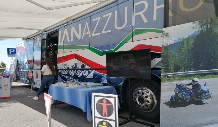 PULLMAN AZZURRO POLIZIA GUARCINO