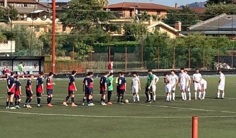 Le squadre al centro del campo