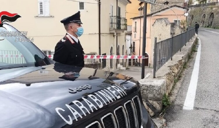 cc l'aquila uomo trovato morto in casa