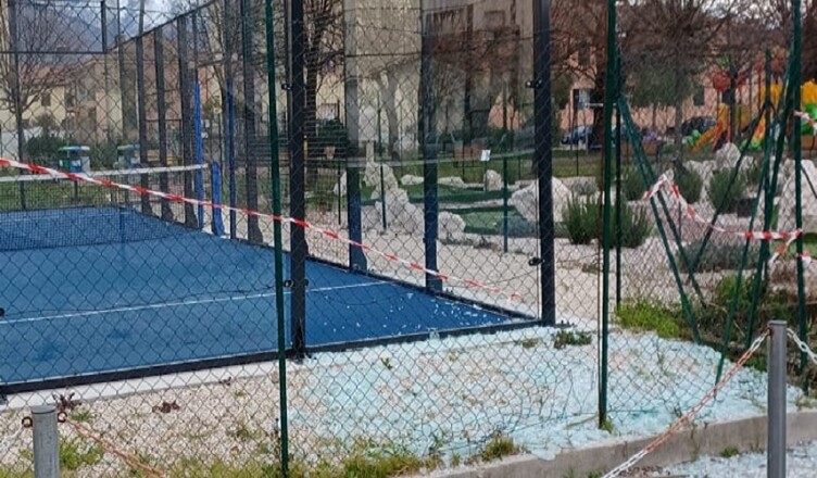 danneggiamento recinzione padel sora