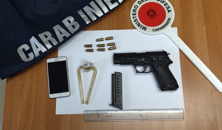 foto pistola con matricola abrasa ARPINO