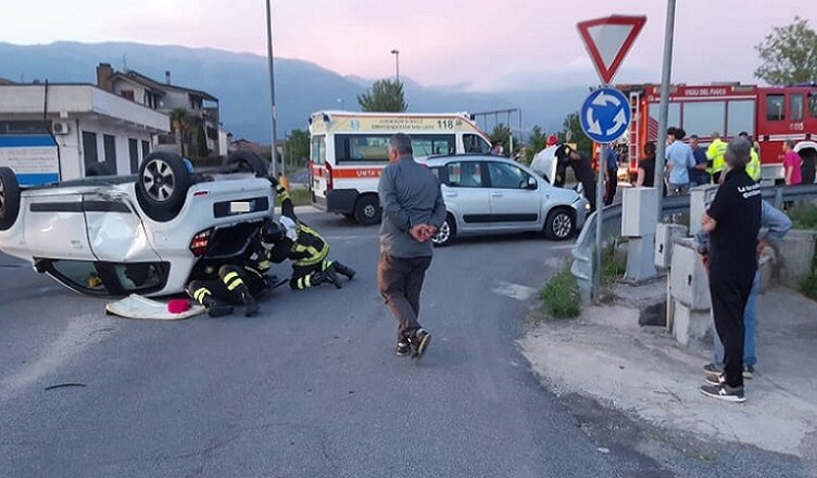 incidente rotatoria via cellaro sora