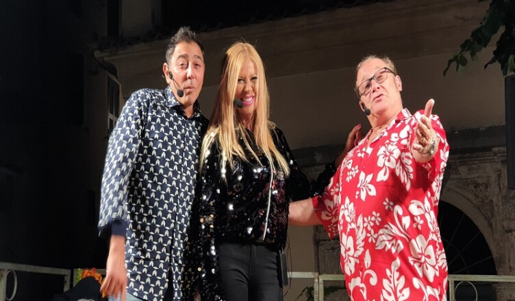 Paola DElli Colli ed i 2 artisti