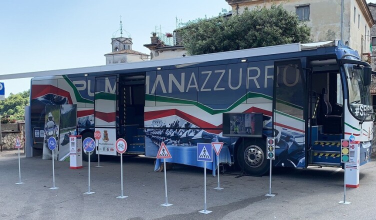 Pullman azzurro Guarcino