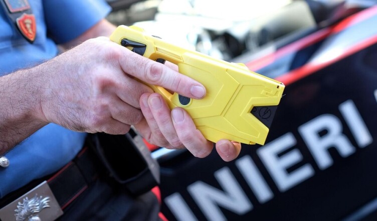 taser carabinieri