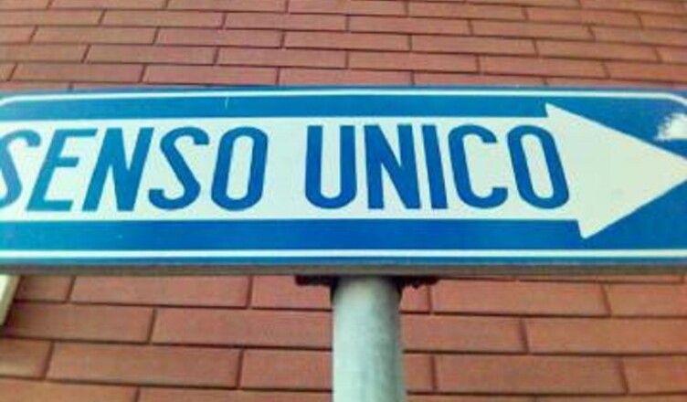 segnaletica stradale senso unico