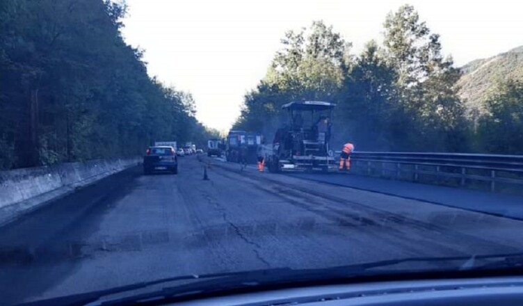 Nuovo asfalto sulla superstrada bELMONTE