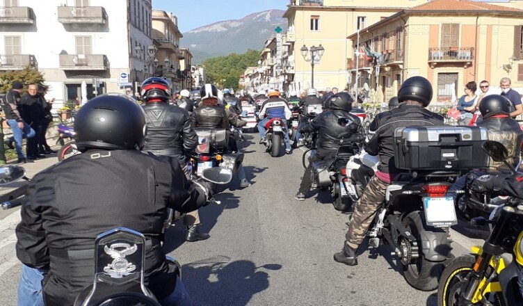 moto isola evento