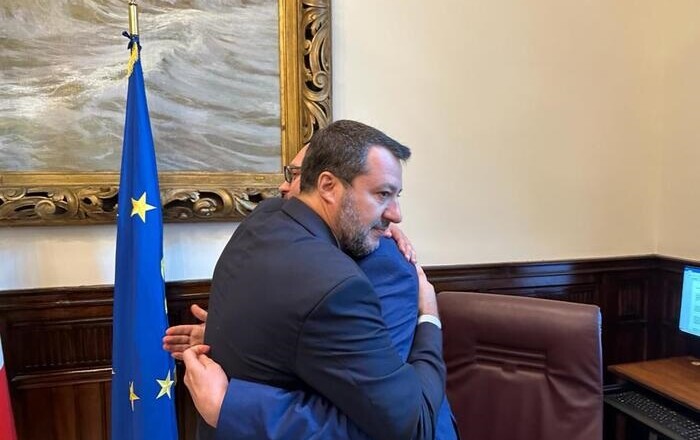 Matteo Salvini si complimenta col neopresidente della Camera Lorenzo Fontana, Roma, 14 ottobre 2022. ANSA/UFFICIO STAMPA +++ NO SALES, EDITORIAL USE ONLY +++