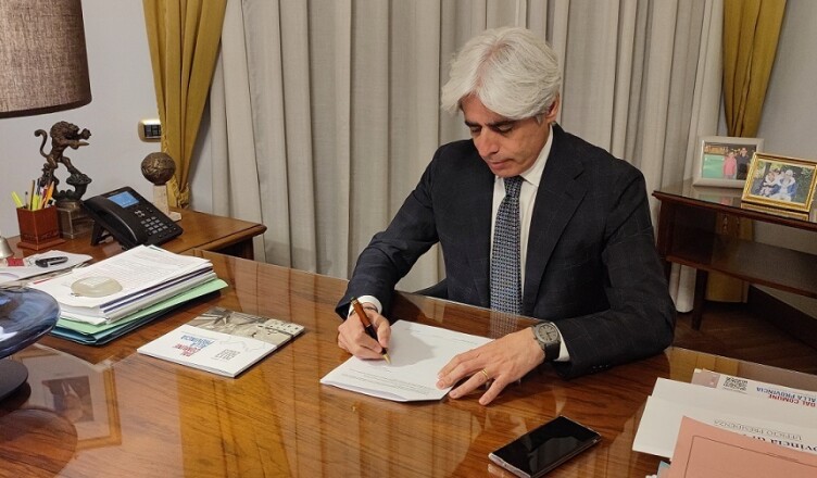 Firma decreto