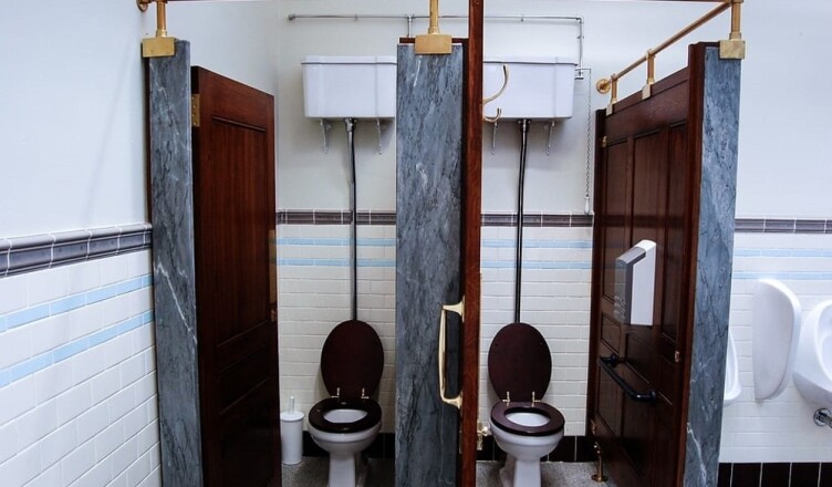 bagno pubblico