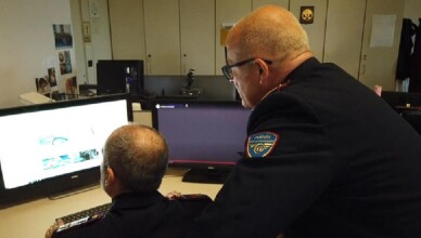 Un frame tratto dal video della Polizia Postale mostra un momento  dell'operazione che ha portato all'arresto di un Italiano di 52 anni, disoccupato, per detenzione di ingente quantità di materiale prodotto attraverso lo sfruttamento sessuale di bambini anche in tenera età, Genova, 29 Ottobre 2020. G Gli Operatori della Polizia Postale nel corso della perquisizione locale e informatica hanno rinvenuto migliaia di video pedopornografici con violenze sessuali. ANSA/US/POLIZIA DI STATO