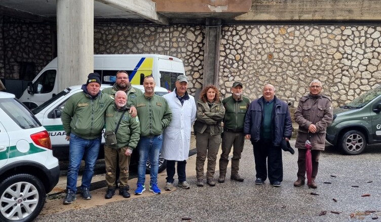 IL SINDACO GRAZIOLI CON I GUARDIAPARCO E VOLONTARI AK