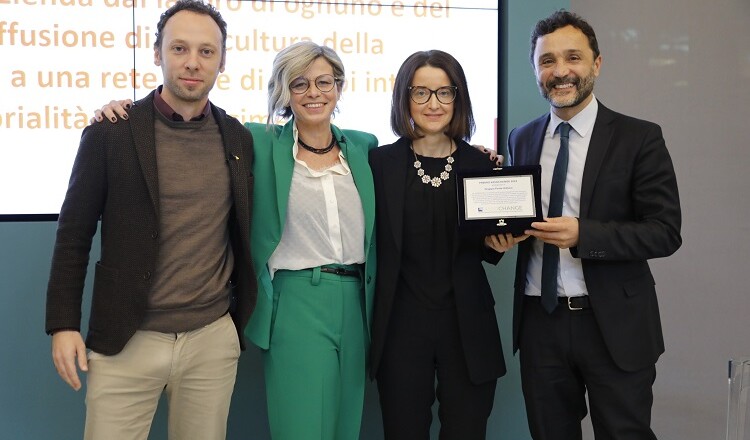 da_sinistra_daniele_cantore_e_moira_masper__assochange___mara_bucciarelli_e_luca_lanetta__poste_italiane__
