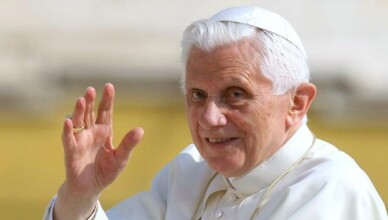 ratzinger-Benedetto-XVI-690x362