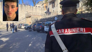 Il posto dell'agguato in cui è rimasto vittima il 18enne Thomas Bricca (immagine in alto a sinistra) ad Alatri, 31 gennaio 2023.
ANSA/DOMENICO PALESSE