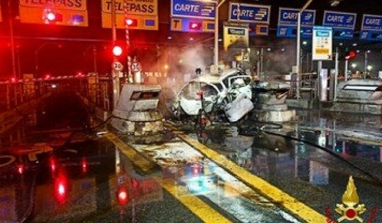7238801_18090020_incidente_casello_autostrada_donne_morte_milano_torino_oggi