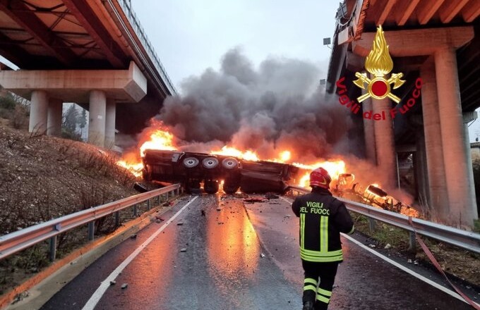 incidente mortale tir a1
