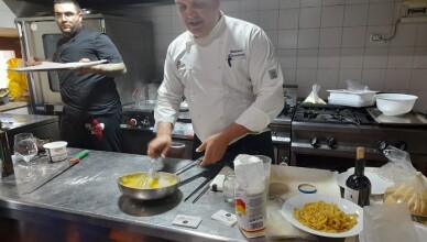 lo chef Ricciardi all'opera