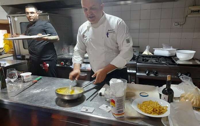 lo chef Ricciardi all'opera