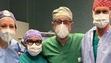 Cieco torna a vedere grazie all'autotrapianto di cornea, intervento record a Torino