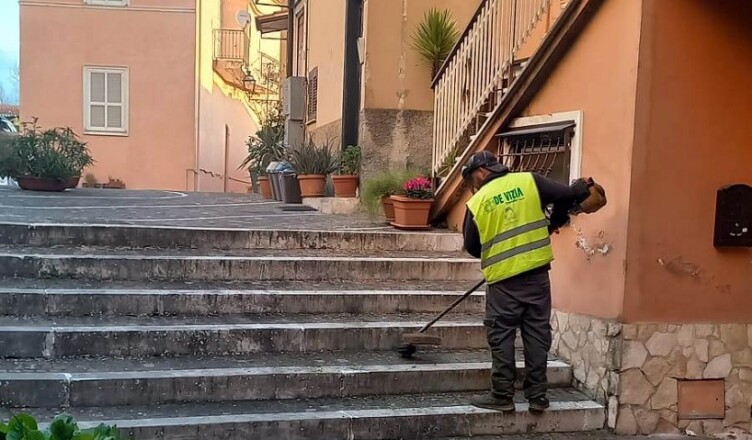Frosinone proseguono pulizia e valorizzazione ornato nel centro storico