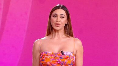 belen-rodriguez-si-commuove-ricordando-costanzo_C_1_article_40192_launch_horizontal_image