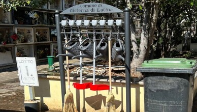 4 postazioni per scope CIMITERO CISTERNA