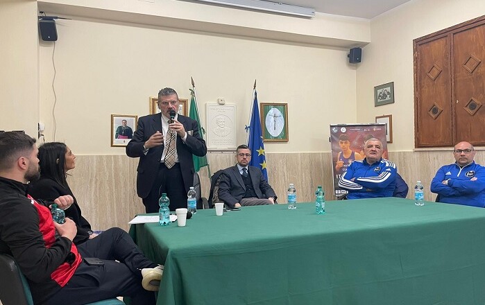 Gianluca Quadrini presiede la presentazione dell’incontro di pugilato presso l’istituto G. Falcone di Colleferro