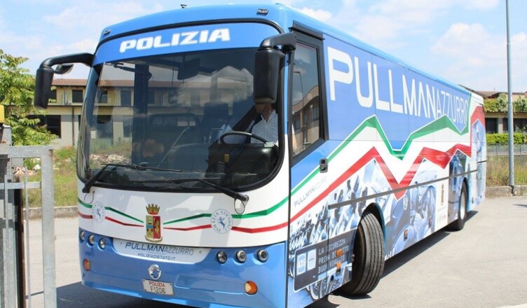 PULLMAN AZZURRO POLIZIA
