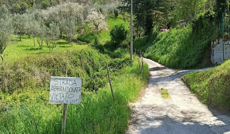 STRADA ABBANDONATA ARPINO
