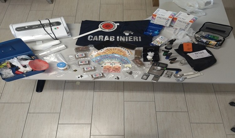Sora, arrestati due fratelli per spaccio di droga