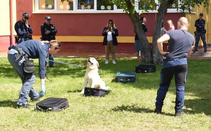 a scuola con la Polizia di Stato