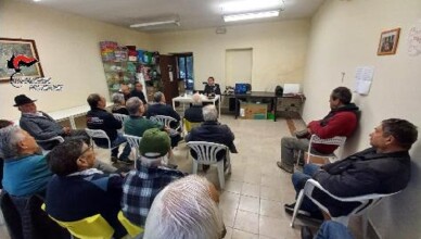 carabinieri incontrano anziani ad Anagni