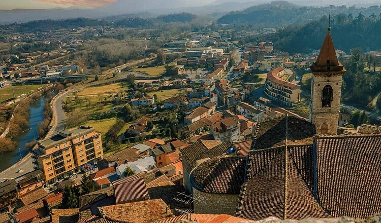 Collegiata-di-San-Giovanni-Battista-vista-dal-bastione-del-Castello-dei-conti-de-Ceccano