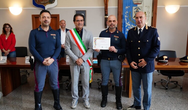 Conferito alla Polizia di Stato un riconoscimento da parte del comune di Marta (VT)
