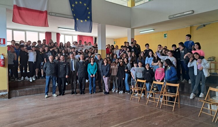 TORRICE I Carabinieri incontrano gli studenti della Scuola Secondaria