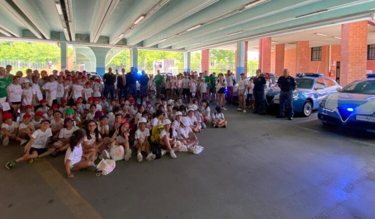 INCONTRO BAMBINI POLIZIA