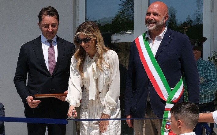 TAGLIO NASTRO INAUGURAZIONE PIO CRETARO DANIELE D'ORAZIO - NICOLETTA ROMANOFF E GIORGIO CORTELLESI