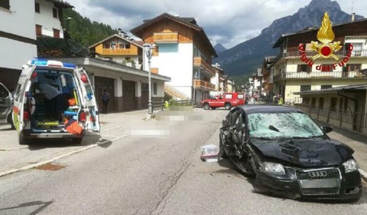 Auto travolge famiglia DOLOMITI